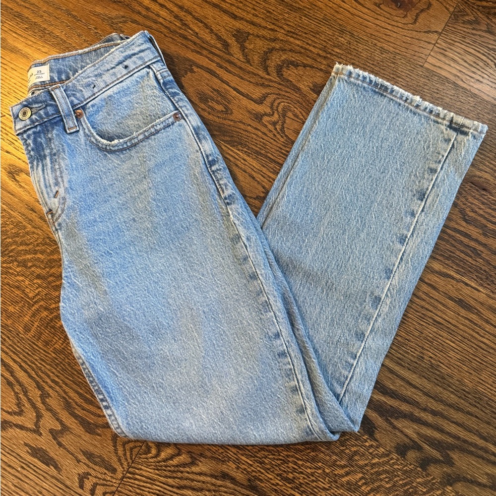 NWT Abercrombie & Fitch Curve Love Mid Rise 90s Straight Jean - Size 23 X Short